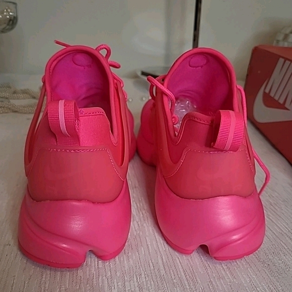 New Nike Women's Air Presto Pink Sneakers sz 11 - Picture 6 of 10